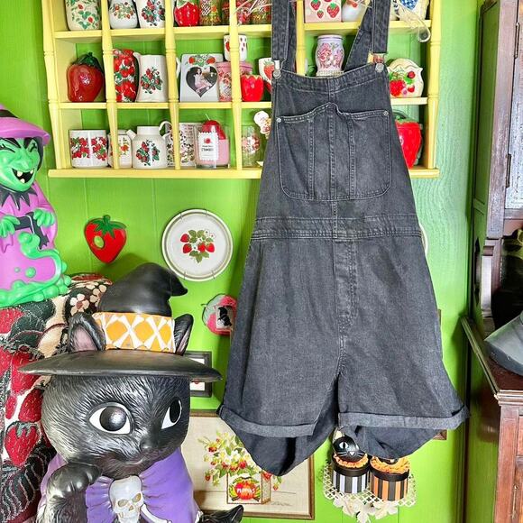 Plus size Old Navy black denim shorts overalls jumpsuit / romper Size 3XL - Picture 1 of 8